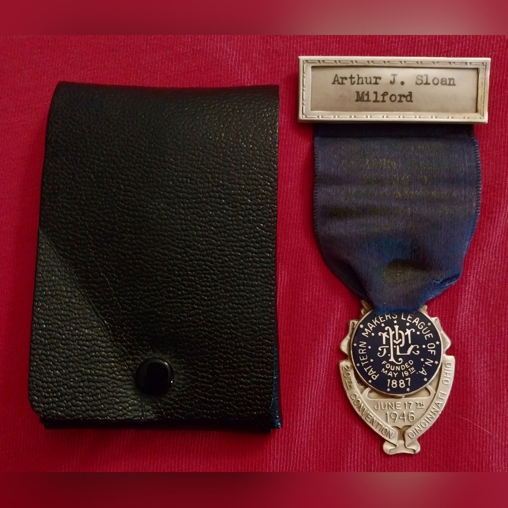 Vintage 1946 Pattern Makers League of N.A. Badge Ribbon Medal Pin North America